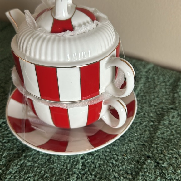 Grace Teaware Teacup & Teapot and Saucer Red & White NEW - Picture 3 of 5